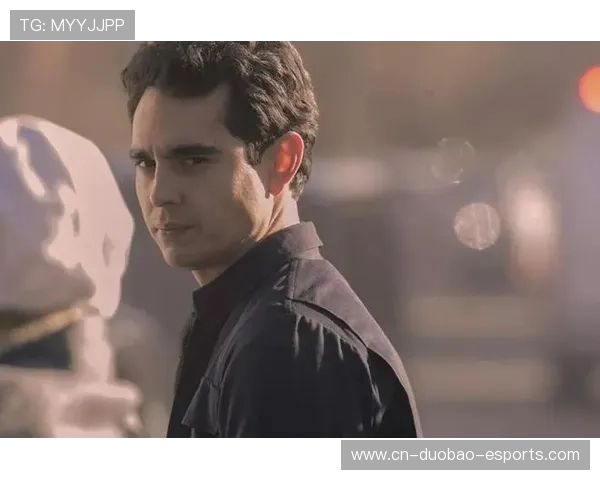 足球传奇人物渐行渐远的岁月：他们老去后的人生轨迹与回归困境